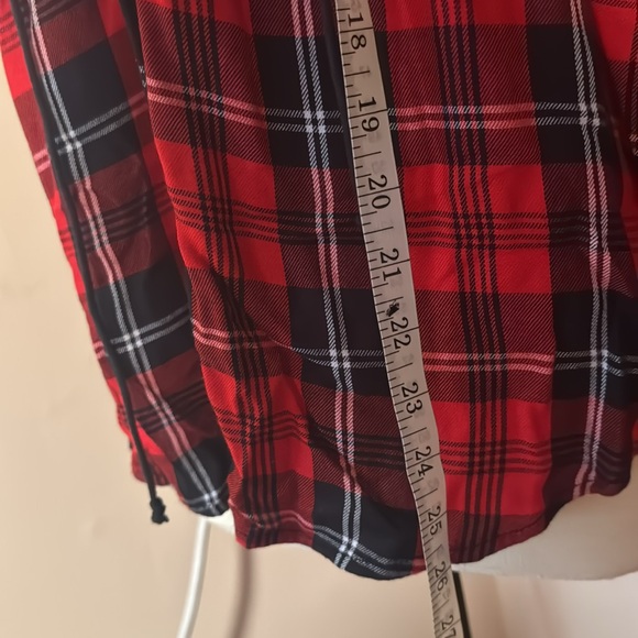 Express L Plaid Rayon Top red & black Flannel Look Lace Front Shirt Blouse - Picture 6 of 6